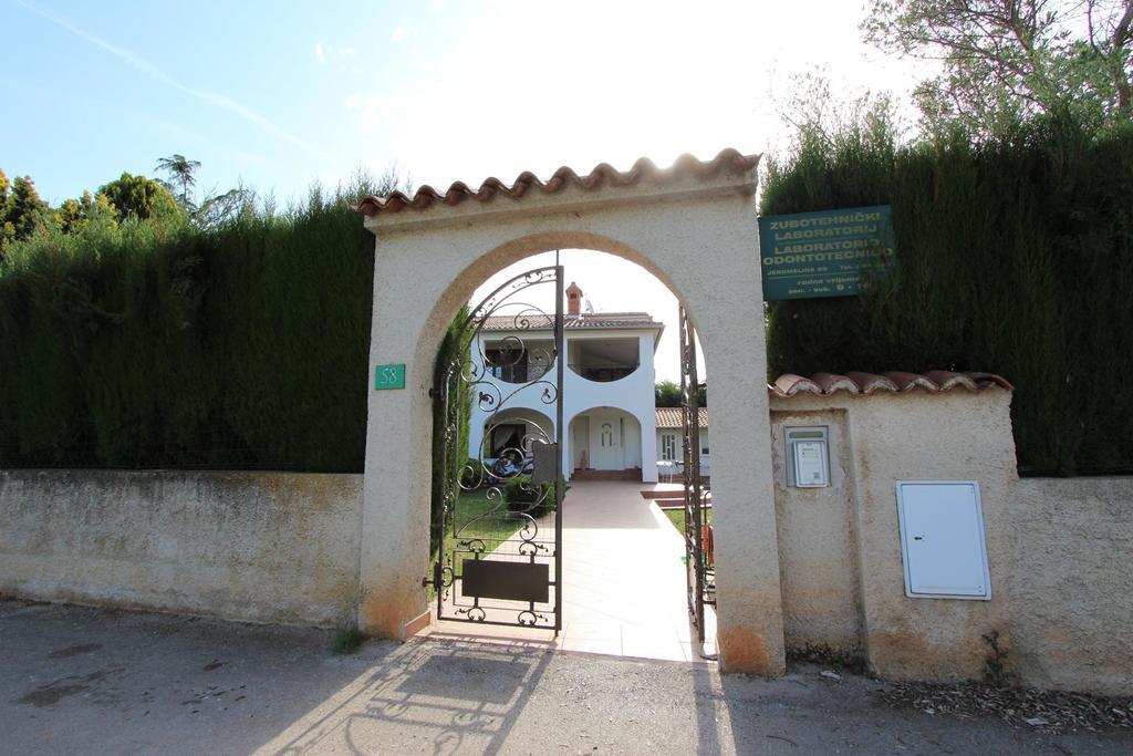 Apartment Villa Nera Pula Exterior foto